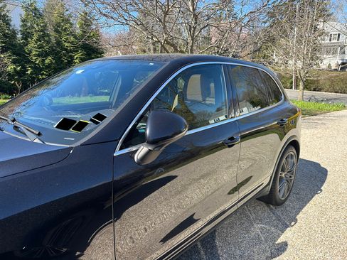 Used 2015 Porsche Cayenne S image 4