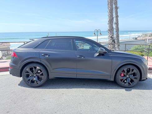 Used 2021 Audi RS Q8 Sport Utility 4D w/ Carbon Optic Package image 4