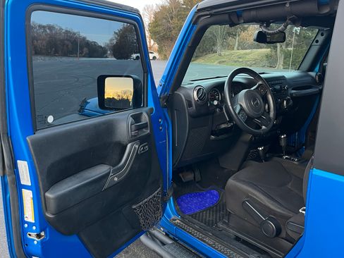 Used 2016 Jeep Wrangler Sport image 14