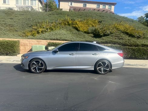 Used 2018 Honda Accord Sport image 4