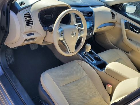 Used 2015 Nissan Altima 2.5 S w/ Power Driver Seat Package image 9