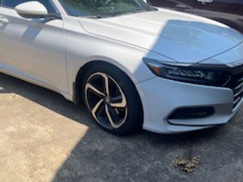 Used 2019 Honda Accord Sport image 9