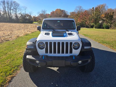 Used 2022 Jeep Wrangler Unlimited Rubicon 4xe image 2