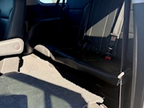 Used 2019 Chevrolet Suburban LT image 13