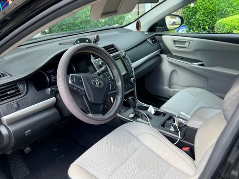 Used 2017 Toyota Camry SE FWD image 21