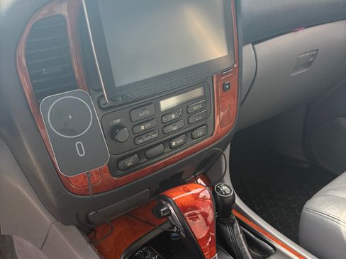 Used 2001 Lexus LX 470 4WD image 17