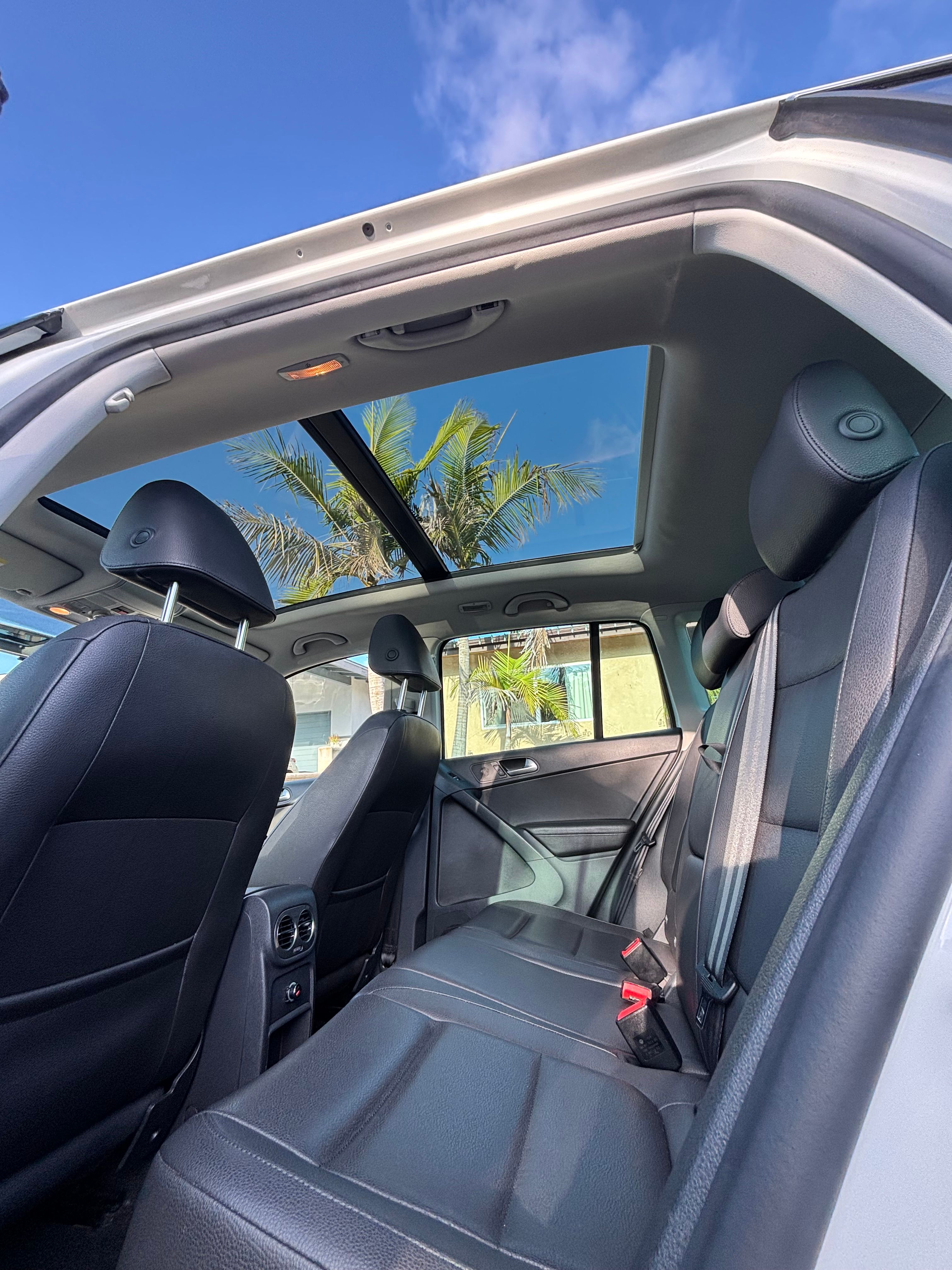 Used 2015 Volkswagen Tiguan SEL FWD image 16