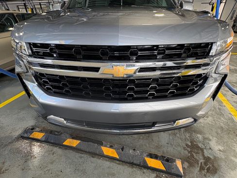 Used 2021 Chevrolet Suburban LS image 6