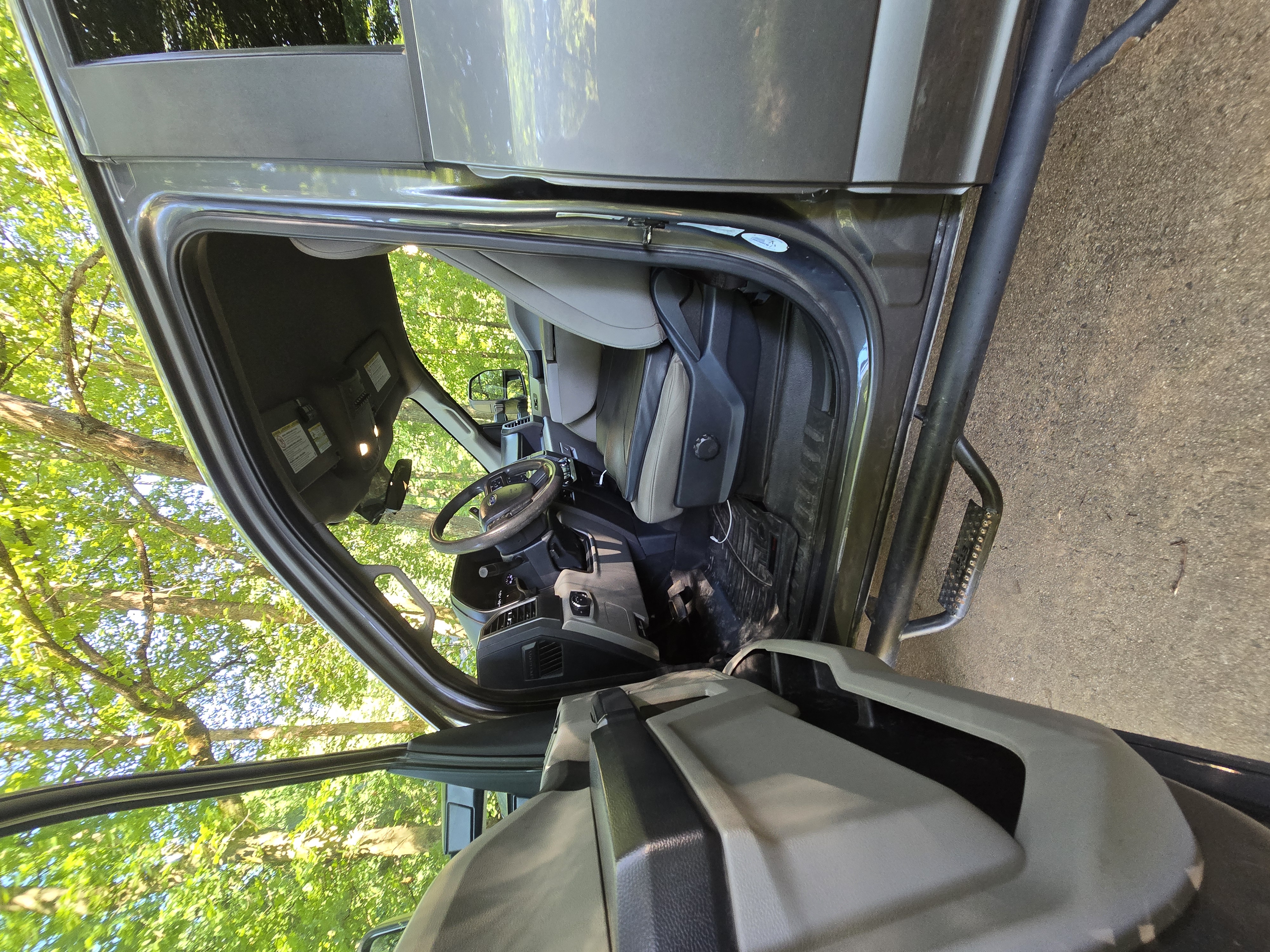 Used 2022 Ford F350 XL w/ STX Appearance Package AWD/4WD image 11