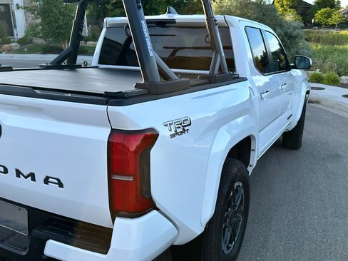 Used 2024 Toyota Tacoma TRD Sport w/ TRD Sport Premium Package AWD/4WD image 10