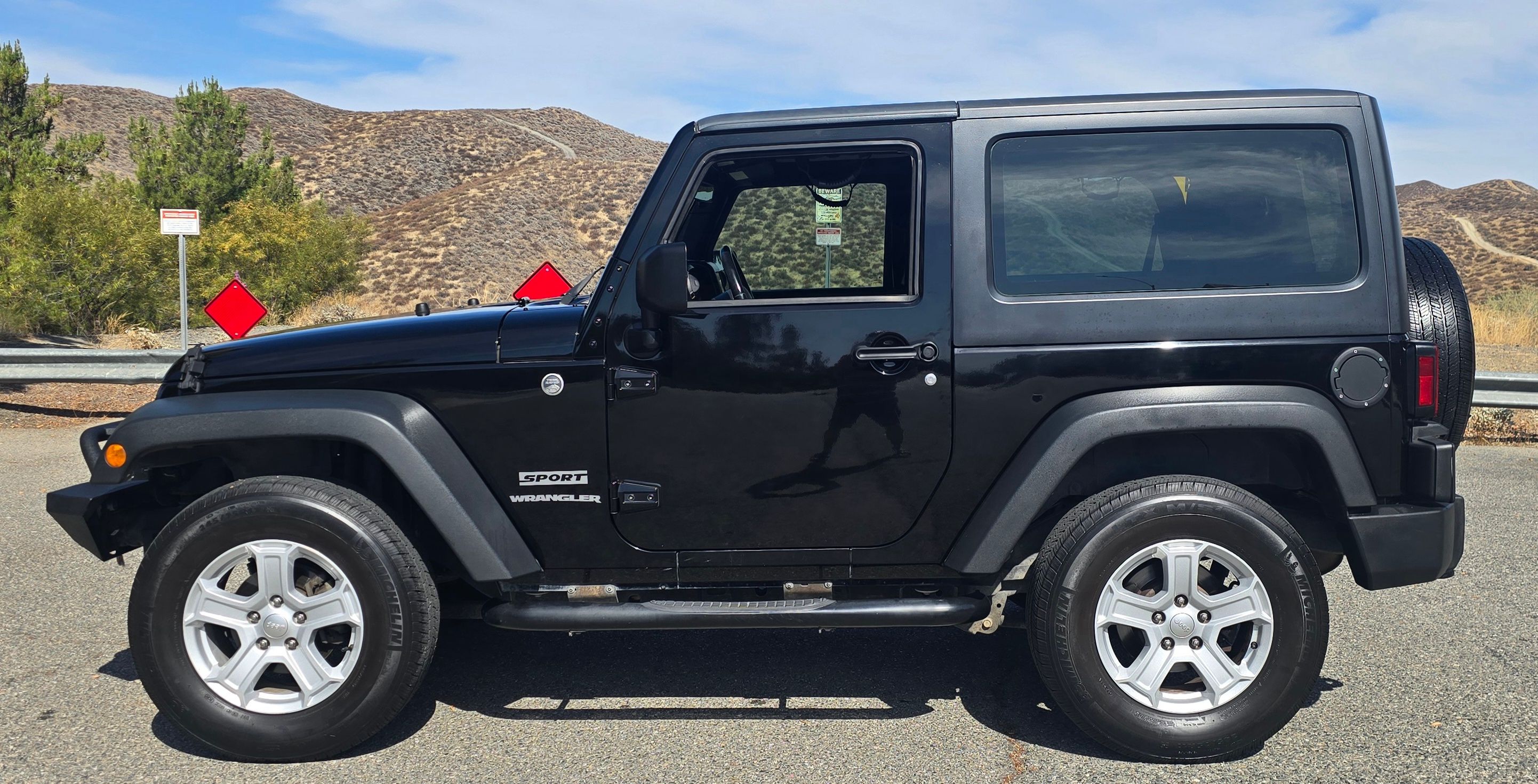 Used 2013 Jeep Wrangler Sport w/ Connectivity Group AWD/4WD image 5