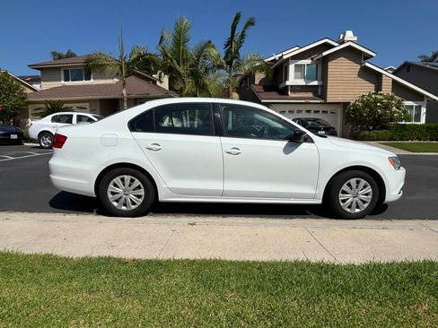 Used 2014 Volkswagen Jetta S image 4