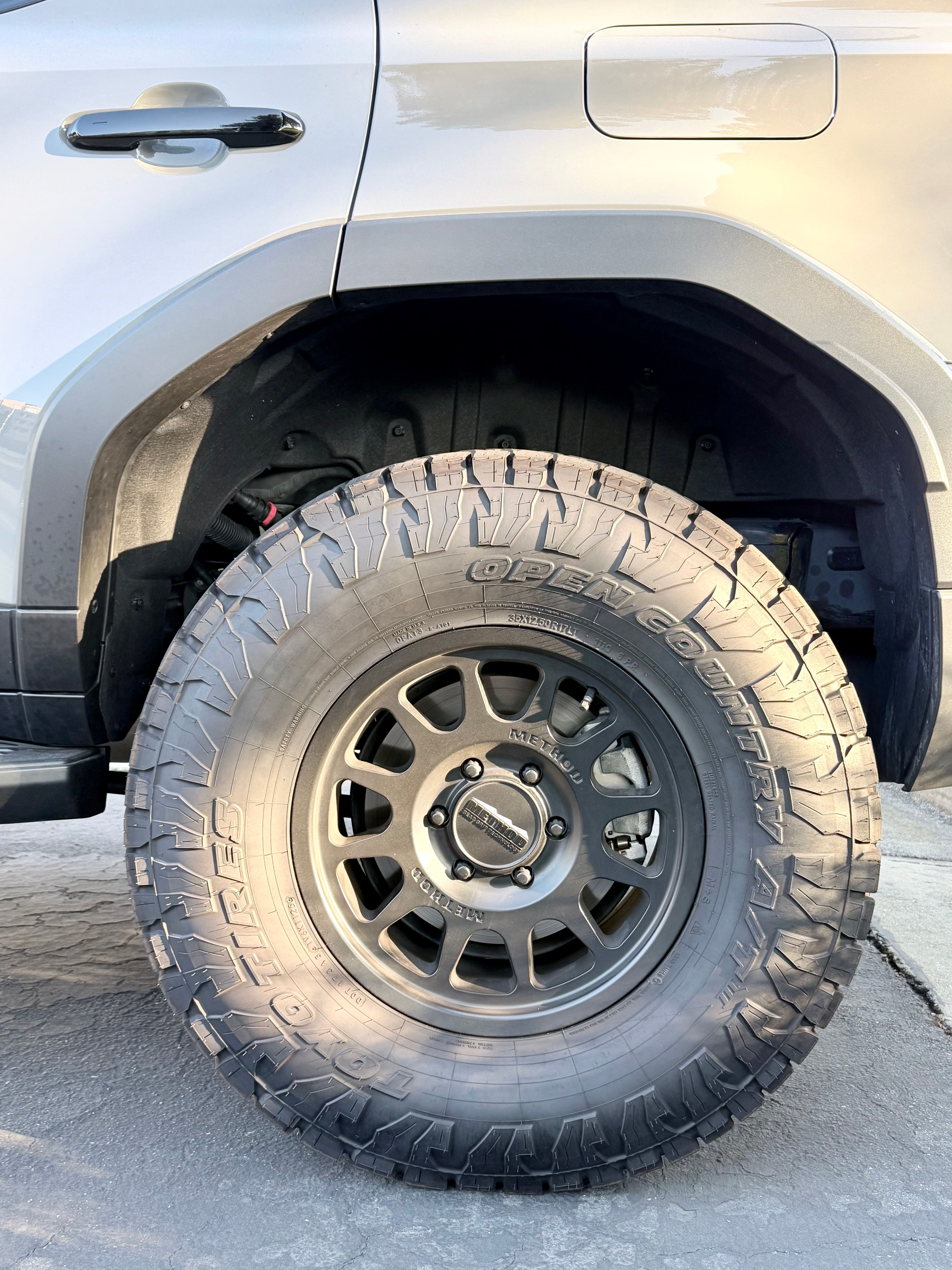 Used 2025 Lexus GX 550 AWD/4WD image 4