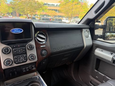 Used 2013 Ford F350 Lariat w/ Lariat Ultimate Pkg AWD/4WD image 24