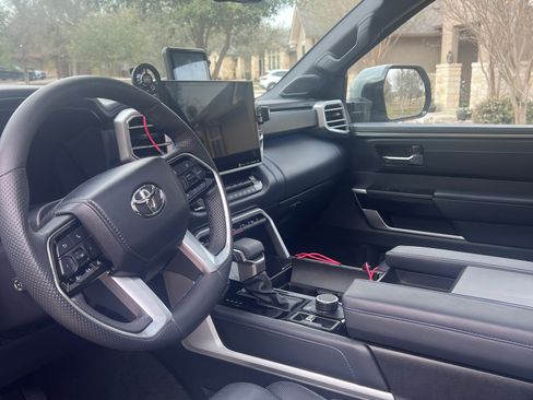 Used 2024 Toyota Tundra Platinum image 9