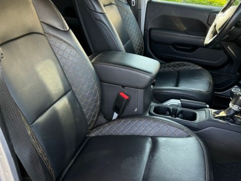 Used 2021 Jeep Wrangler Unlimited Sahara AWD/4WD image 18