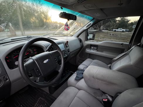 Used 2005 Ford F150 XLT image 4