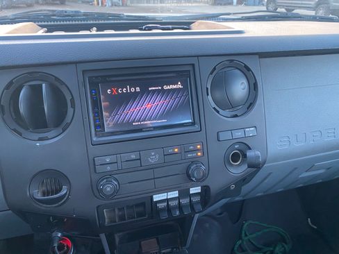 Used 2015 Ford F550 2WD Regular Cab Super Duty w/ Power Equipment Group image 9