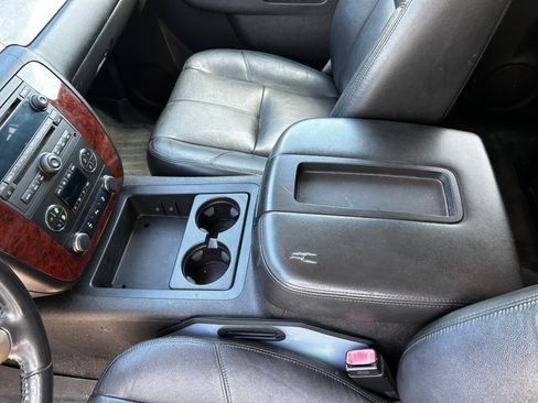 Used 2013 Chevrolet Suburban LT w/ Luxury Package image 8