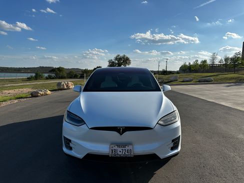Used 2017 Tesla Model X P100D image 4