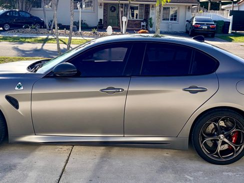 Used 2019 Alfa Romeo Giulia Quadrifoglio image 5