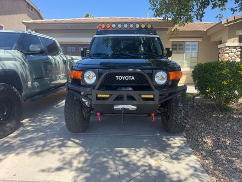 Used 2010 Toyota FJ Cruiser 4WD image 1