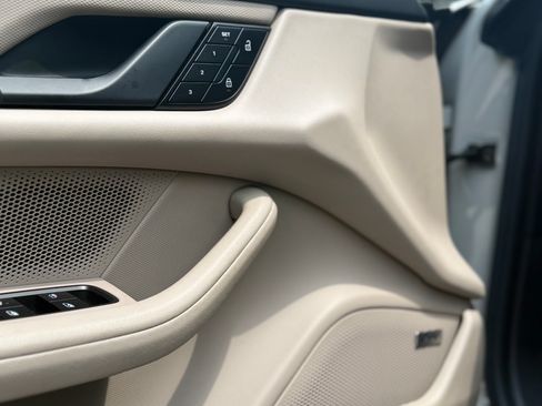 Used 2022 Porsche Taycan RWD image 11