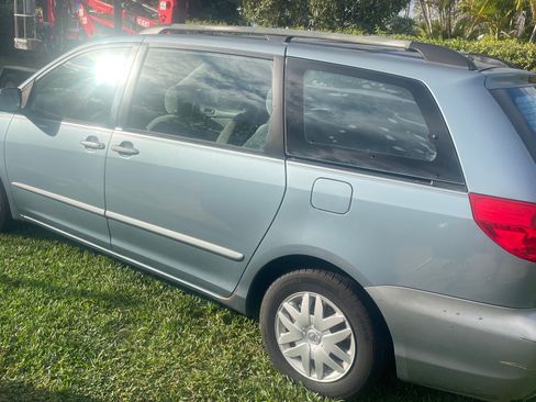 Used 2006 Toyota Sienna LE image 1