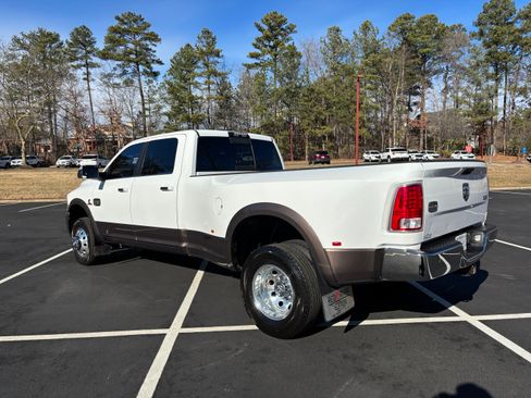 Used 2018 RAM 3500 Laramie Longhorn image 2
