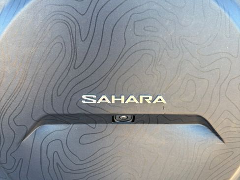 Used 2022 Jeep Wrangler Unlimited Sahara w/ Cold Weather Group image 13