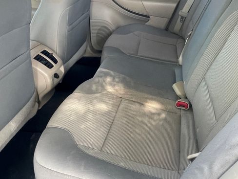 Used 2015 Ford Taurus SEL FWD image 8