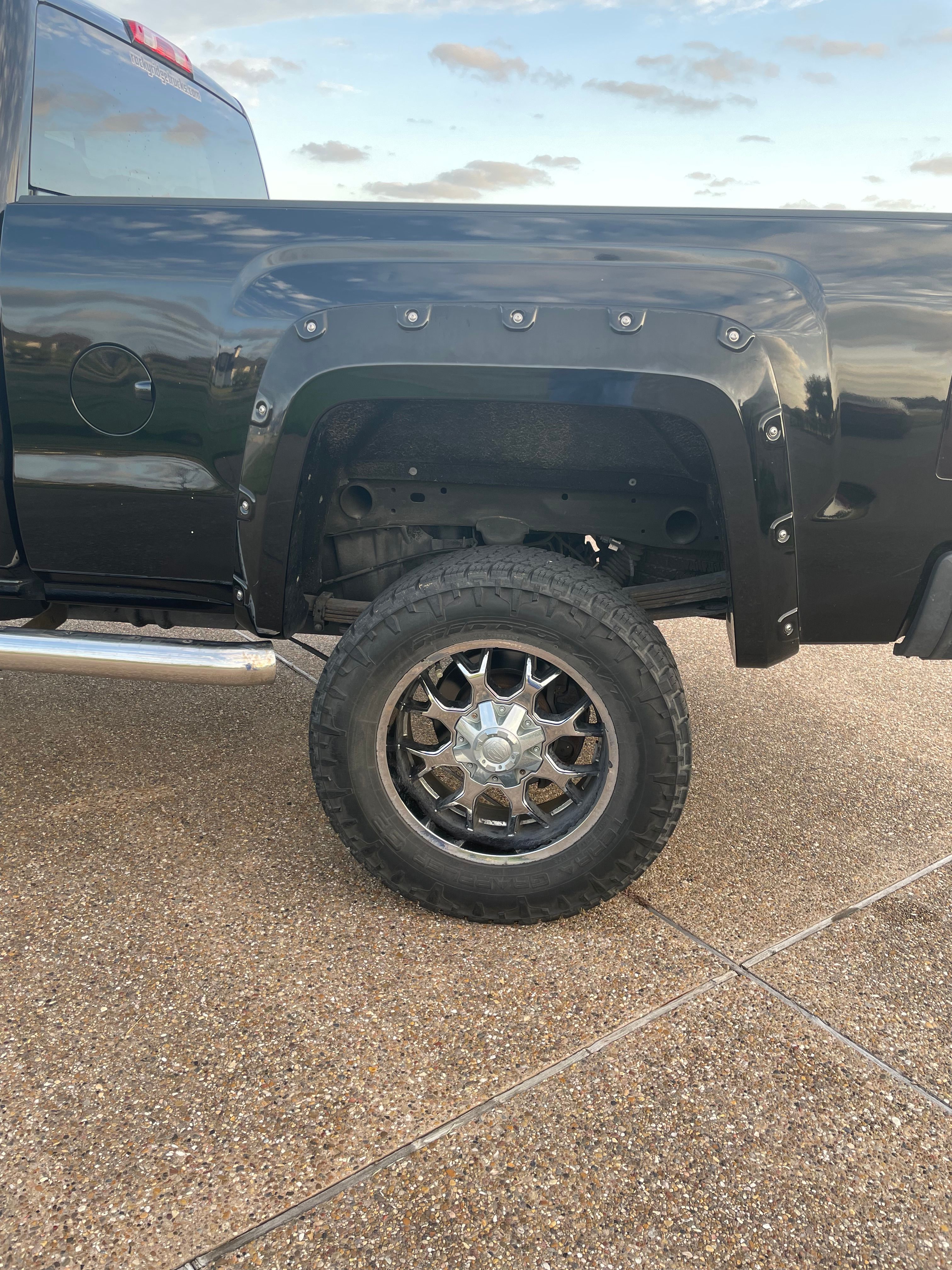 Used 2015 GMC Sierra 2500 SLE w/ SLE Preferred Package AWD/4WD image 8