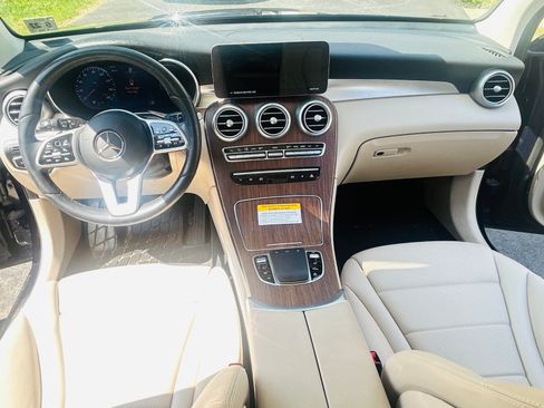Used 2022 Mercedes-Benz GLC 300 4MATIC image 6
