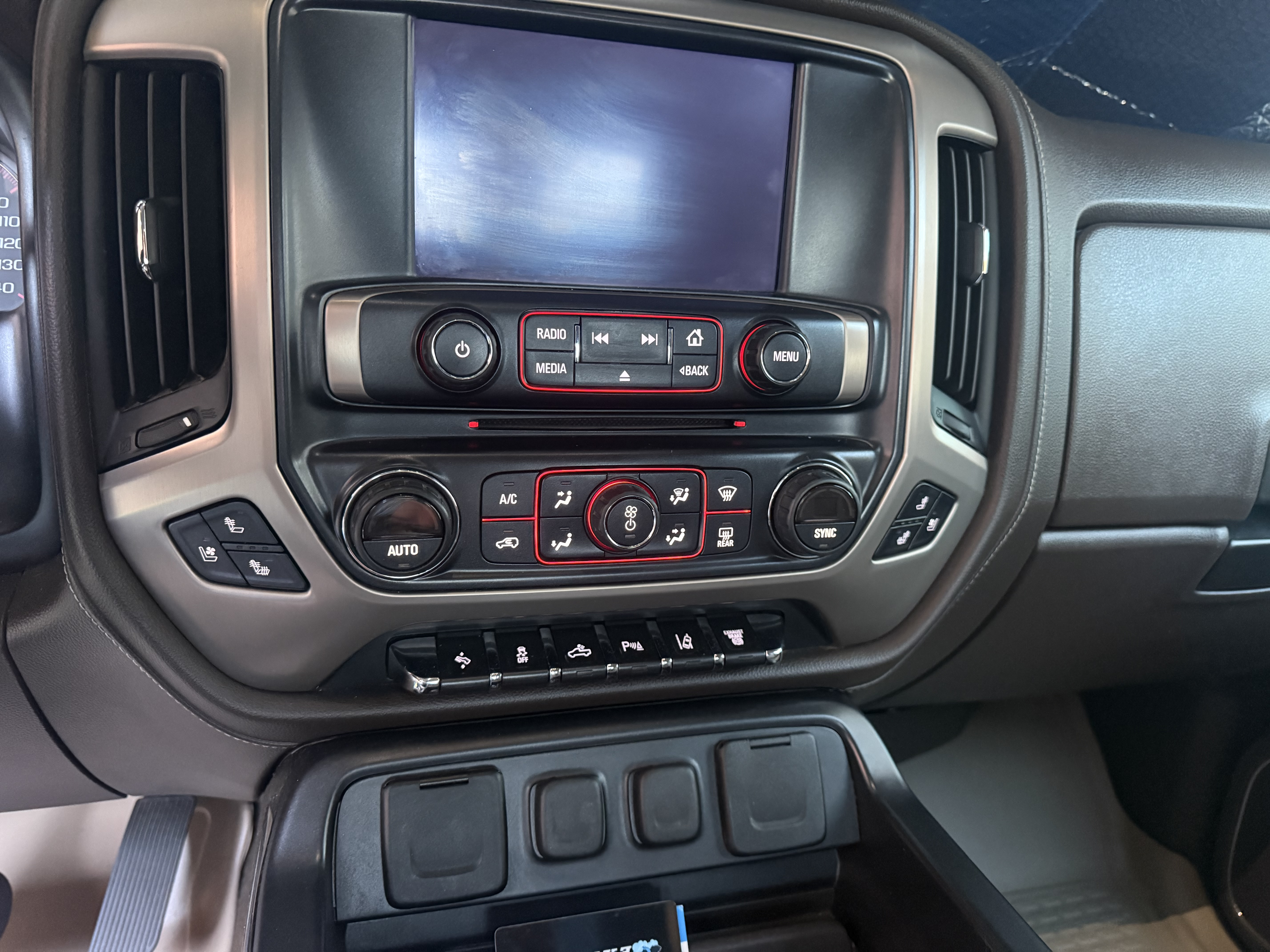Used 2016 GMC Sierra 2500 Denali w/ Duramax Plus Package AWD/4WD image 11