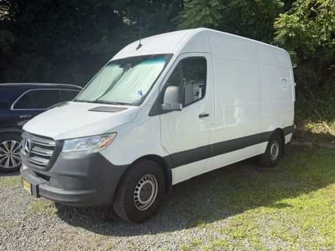 Used 2019 Mercedes-Benz Sprinter 144 image 1