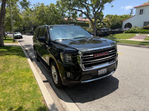 Used 2023 GMC Yukon XL SLT RWD image 4