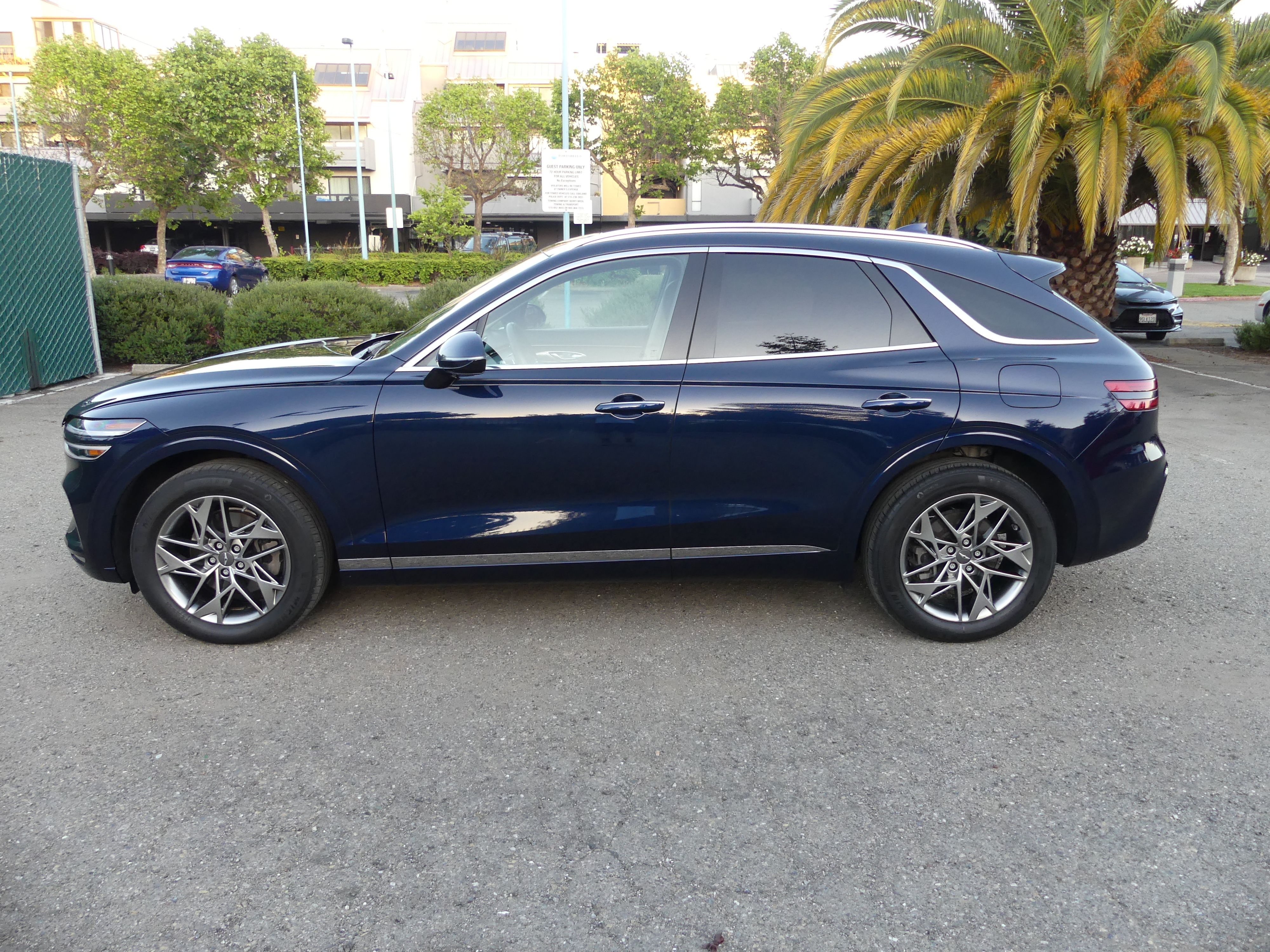 Used 2022 Genesis GV70 2.5T w/ Select Package AWD/4WD image 8