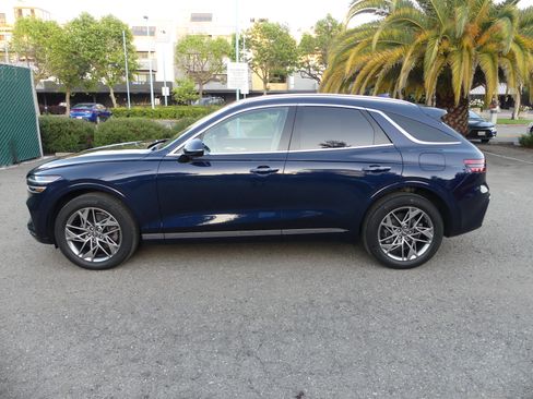 Used 2022 Genesis GV70 2.5T w/ Select Package AWD/4WD image 8