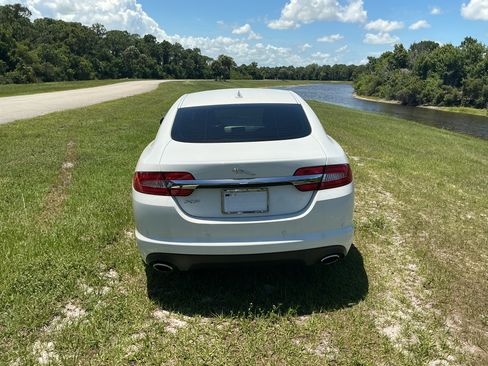Used 2013 Jaguar XF RWD image 8