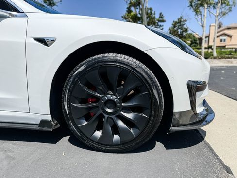 Used 2020 Tesla Model 3 Performance image 5