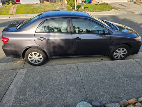 Used 2011 Toyota Corolla LE image 4