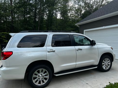 Used 2015 Toyota Sequoia Platinum AWD/4WD image 5