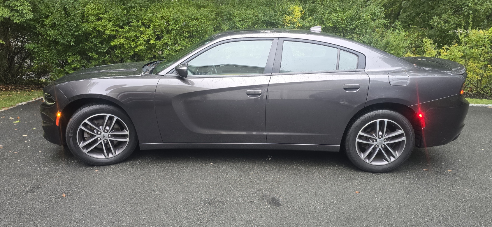 Used 2019 Dodge Charger SXT w/ Plus Group AWD/4WD image 5