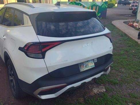 Used 2023 Kia Sportage EX image 4