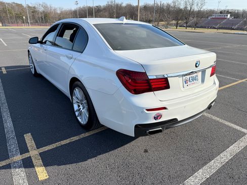 Used 2013 BMW 750Li xDrive image 8