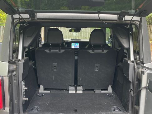 Used 2023 Ford Bronco Wildtrak image 11