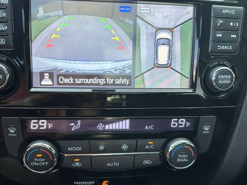 Used 2014 Nissan Rogue SL w/ SL Premium Package FWD image 19