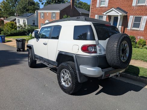 Used 2012 Toyota FJ Cruiser 4WD w/ Upgrade Pkg image 15