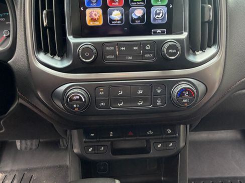 Used 2017 GMC Canyon SLE w/ All Terrain Package AWD/4WD image 16