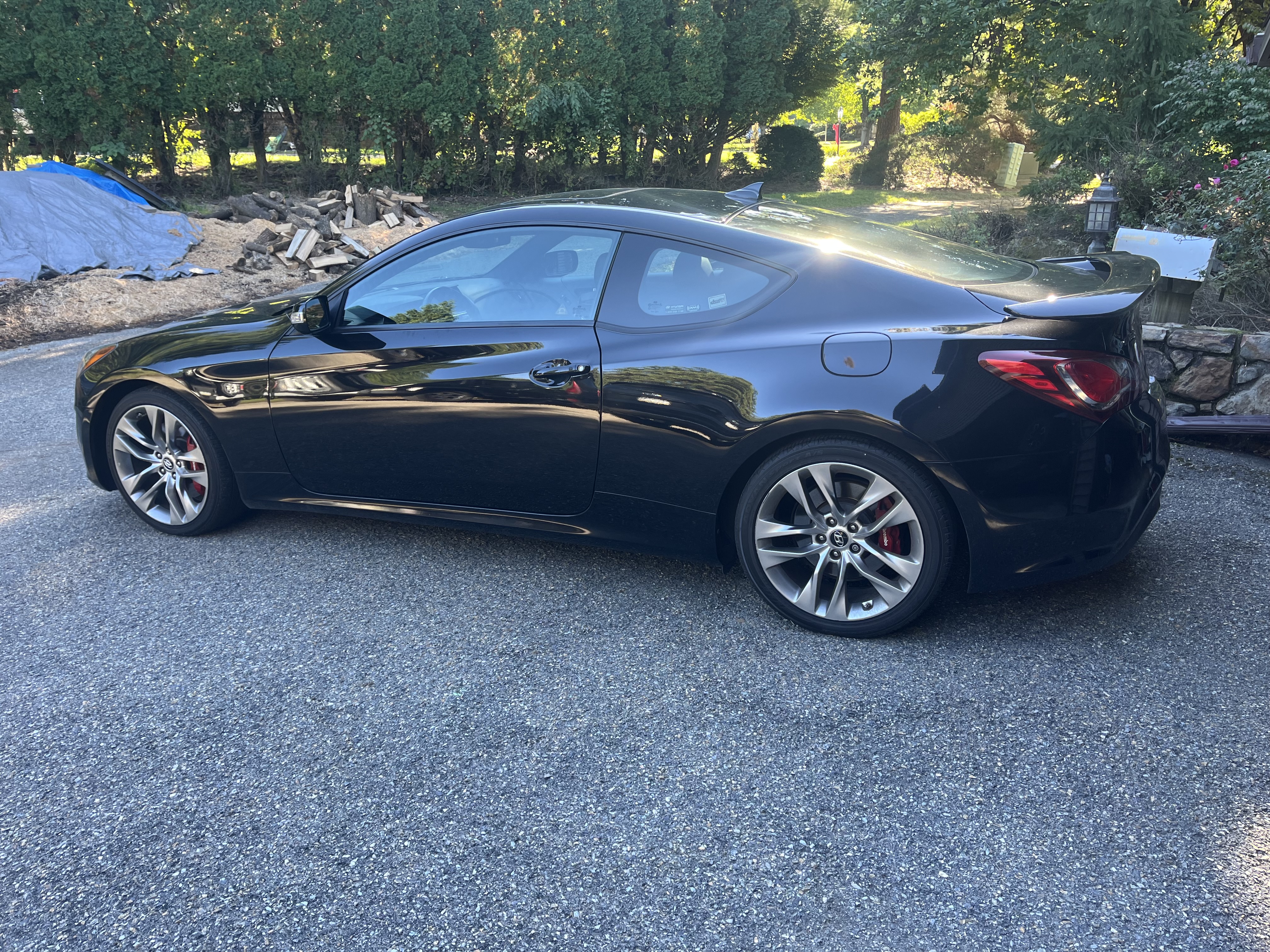 Used 2013 Hyundai Genesis 3.8 RWD image 2